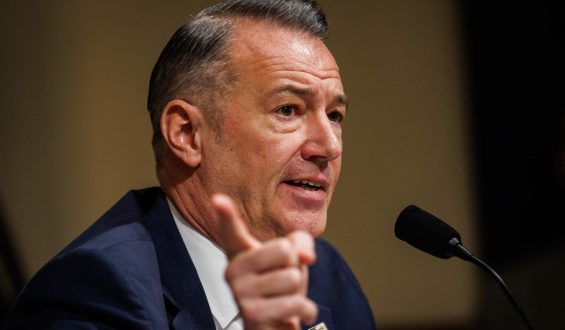 ICE-Chef Lyons verteidigt Einsätze der Bundesbeamten