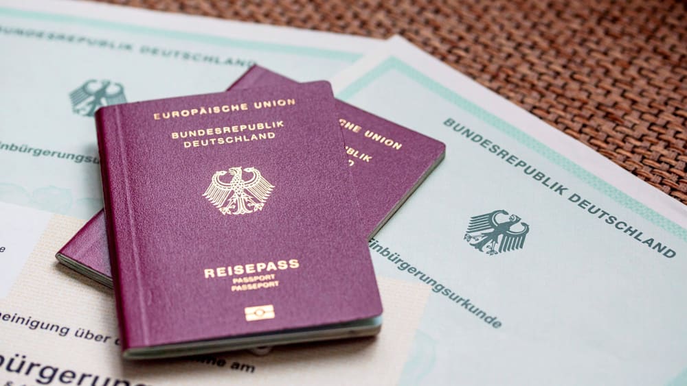 Polizei deckt Betrug bei Einbürgerungstests auf