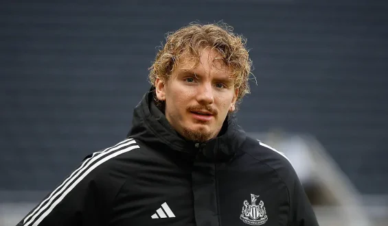 Newcastle-Trainer Eddie Howe fordert Geduld mit Nick Woltemade
