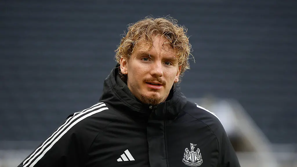 Newcastle-Trainer Eddie Howe fordert Geduld mit Nick Woltemade