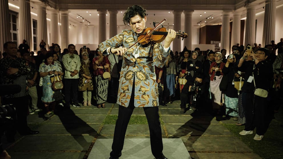 Erleben Sie ein Konzert von Iskandar Widjaja am Valentinstag