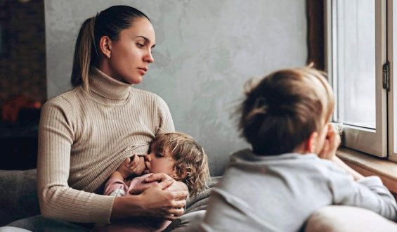 Studie: Zukunftsängste und hohe Kosten bremsen den Kinderwunsch