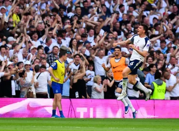 Spannendes Finale in der Premier League: Spurs retten sich