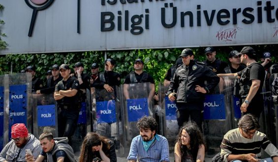 Erdoğan revidiert Schließung der Bilgi-Universität nach Protesten