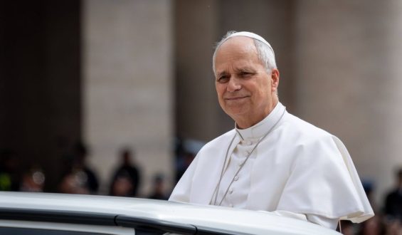 Die Beziehung zwischen Papst Leo XIV. und seinen Brüdern