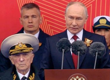 Putin verzichtet bei Parade auf Panzer und Raketen: Spannungen steigen
