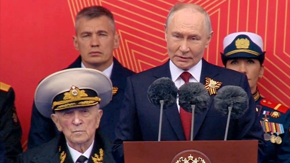 Putin verzichtet bei Parade auf Panzer und Raketen: Spannungen steigen