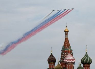 Putins Parade unter Druck und politische Veränderungen in Europa