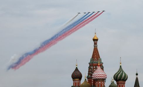 Putins Parade unter Druck und politische Veränderungen in Europa