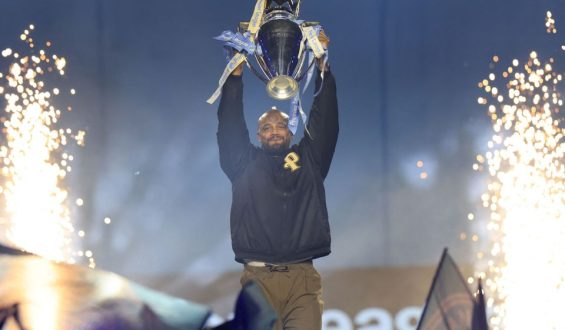 Vincent Kompany bei Guardiola-Abschiedsfeier in Manchester