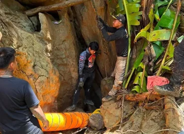 Goldsucher in überfluteter Höhle in Laos gefangen