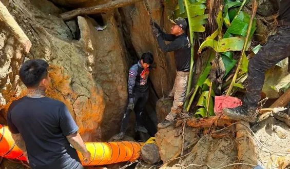 Goldsucher in überfluteter Höhle in Laos gefangen