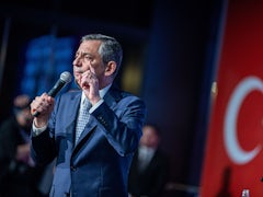 Proteste in Izmir gegen Absetzung von CHP-Chef Özgür Özel