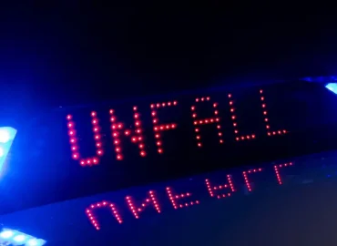 Unfall auf Autobahn: Kein Schmerzensgeld trotz hoher Geschwindigkeit
