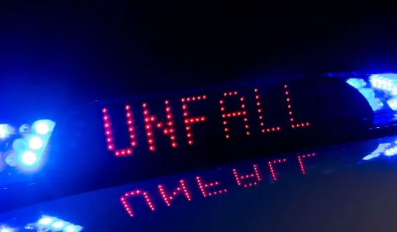 Unfall auf Autobahn: Kein Schmerzensgeld trotz hoher Geschwindigkeit