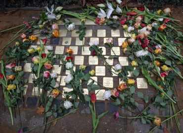 Umstrittener Stolperstein für NS-Sympathisanten vor dem Auswärtigen Amt