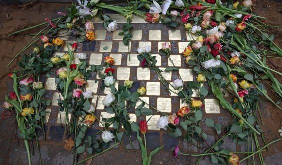 Umstrittener Stolperstein für NS-Sympathisanten vor dem Auswärtigen Amt