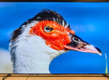 Der Hisense E7Q Pro: Ein 100-Zoll-Koloss für Sport und Gaming