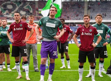 Hannover 96 Verabschiedet Zehn Spieler Nach Verpasstem Aufstieg