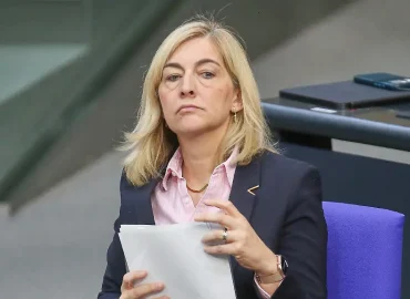 Pflegebeiträge für Kinderlose sollen steigen