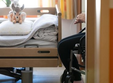 Geplante Änderungen in der Pflegeversicherung: Diskussionen um Beiträge für Kinderlose