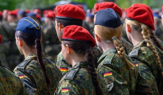 Schüler protestieren bundesweit gegen Wehrpflicht