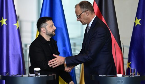 Merz strebt Ukraine als „assoziiertes Mitglied“ der EU an