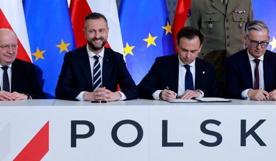 Polen leiht fast 44 Milliarden Euro zur Modernisierung der Armee