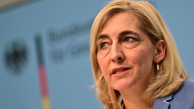 Pflegeversicherung und Gesundheitswesen: Herausforderungen und Reformen