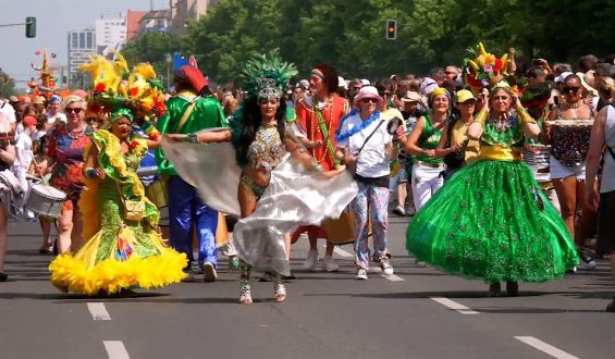 Ein Hauch von Rio: Berlin tanzt durch Karneval der Kulturen