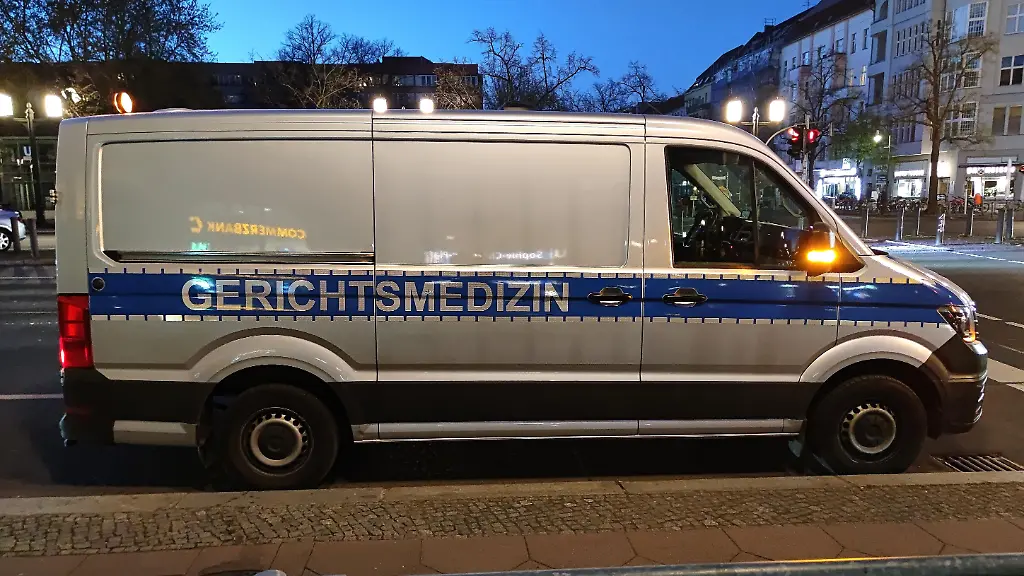 Älterer Mann wegen Mordverdachts an Ehefrau in Berlin festgenommen