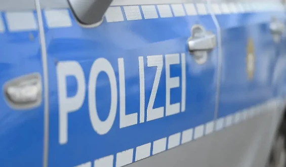 Schwere Verletzungen nach Sturz aus Fenster in Berlin