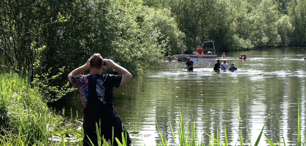 13-jähriges Mädchen ertrinkt in Kiessee in Ostfriesland