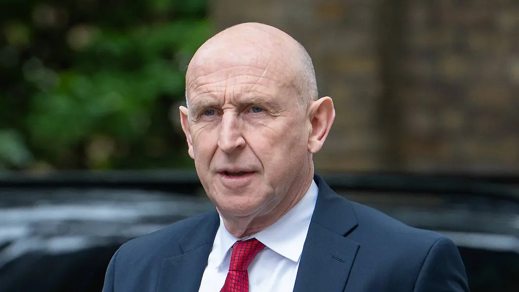 GPS-Störung bei Flug des britischen Verteidigungsministers in der Nähe Russlands