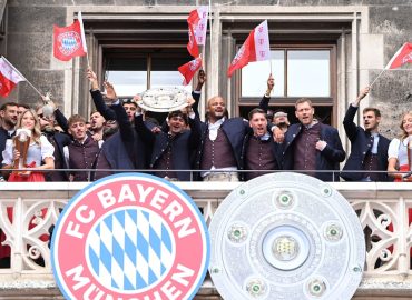 FC Bayern feiert Meisterschaft im Münchner Rathaus