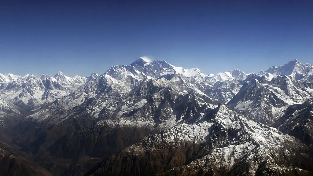 Rekord bei Everest-Besteigungen trotz Herausforderungen