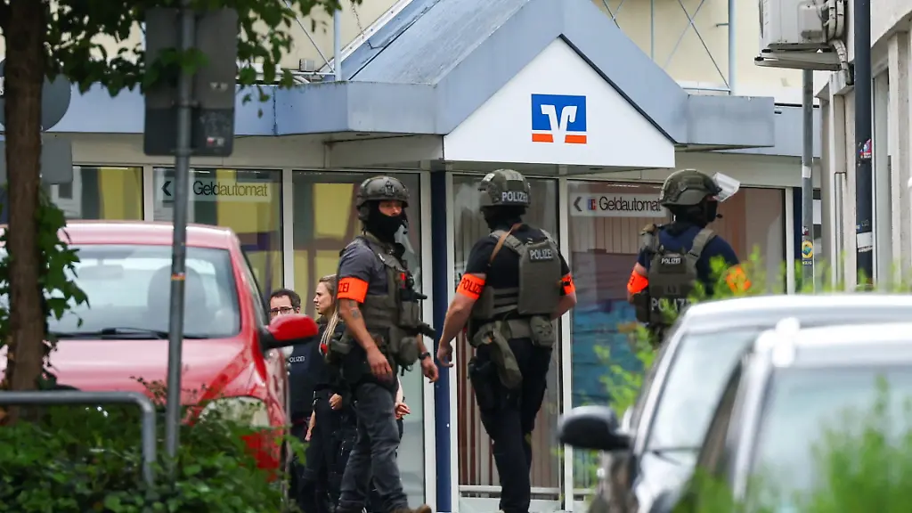 Geiselnahme in Sinziger Bank ohne Täter beendet