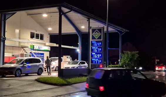 Spritwunder in Bayern: Autofahrer stürmen 1,64-Euro-Diesel-Tankstelle