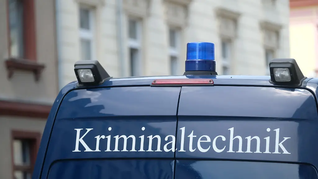 Männerleiche bei Potsdam entdeckt: Gewaltverbrechen?