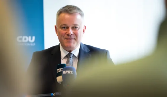 Schnieder kritisiert Berliner Koalitionsstreit und fordert Reformen