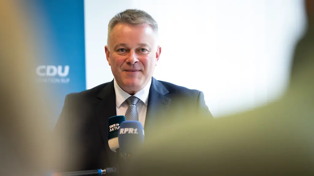 Schnieder kritisiert Berliner Koalitionsstreit und fordert Reformen