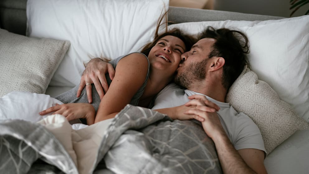Erdbeben im Körper: Das passiert mit uns, wenn wir Sex haben