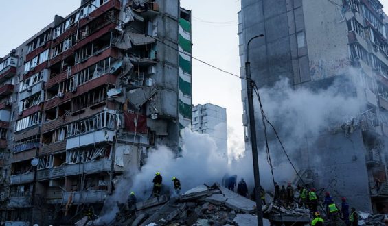 Moskau zeigt neue Angriffstaktik: Kombinierte Angriffszyklen gegen Kiew