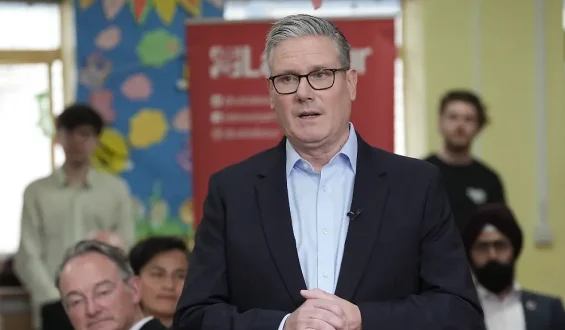 Starmer will trotz Wahldebakel im Amt bleiben