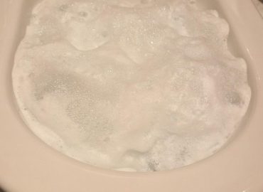 Effektive WC-Reinigung mit Toilettenschaum im Test
