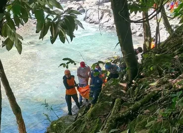 Brücke auf Flores in schlechtem Zustand: Behörden ermitteln nach Absturz