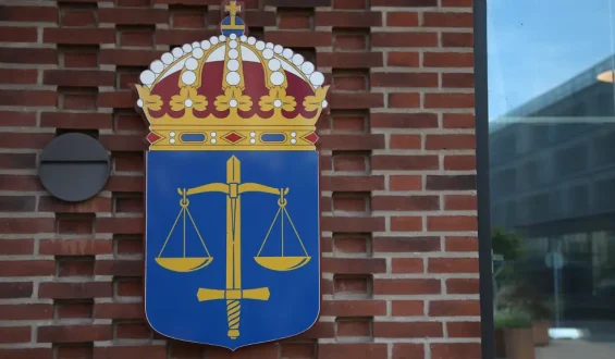 Hells Angels-Mitglied wegen schwerer Zuhälterei angeklagt