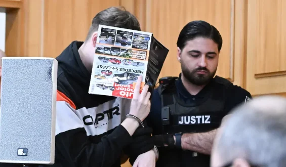 18-Jähriger wegen Mordes auf Supermarktparkplatz verurteilt