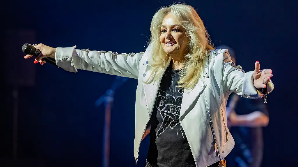 Sängerin Bonnie Tyler im Koma nach Notoperation