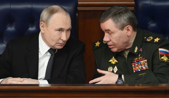 Putin und Gerassimow: Ein genauer Blick